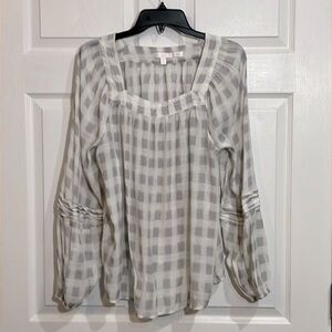 Lauren Conrad Women's Shirred Peasant Top. Gray & Cream Plaid. Size XL